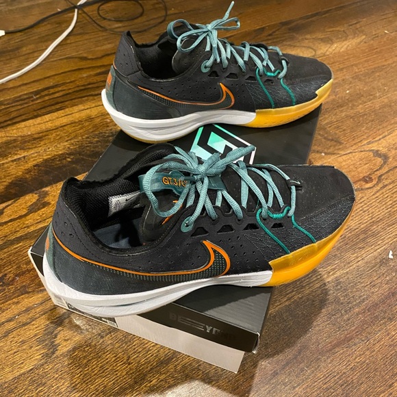 Nike GT Cut 3 Black/Vintage Green barely used only indoor - Picture 5 of 6